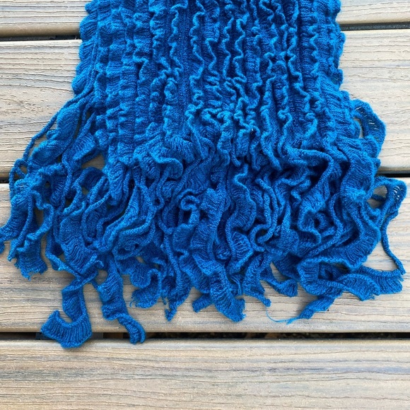 Teal ruffled scarf. Super soft! - Picture 4 of 7